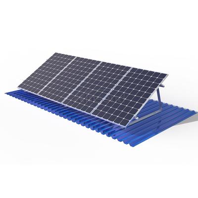 Hệ thống gắn khung hình tam giác trên mái nhà bằng kim loại